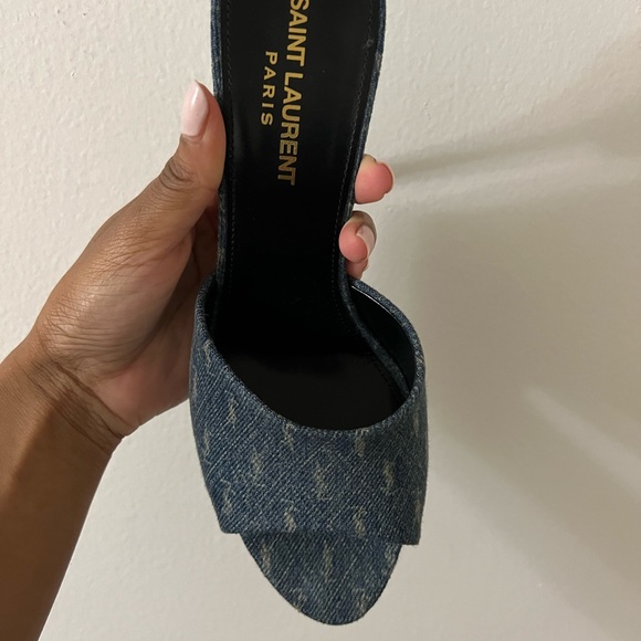 Saint Laurent - Picture 5 of 12